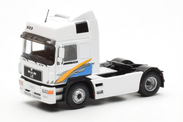 Ixo 1:43 MAN F2000 Truck unit year 1994 white TR174.22