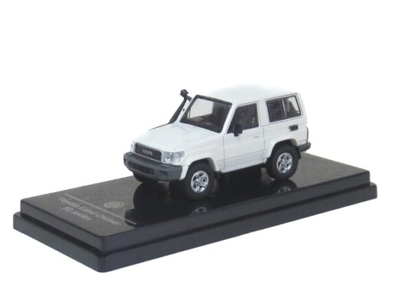 PARA64 2014 TOYOTA LAND CRUISER 71 FRENCH VANILLA