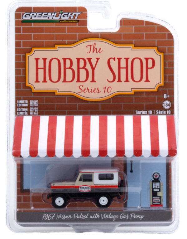 Greenlight  Texaco - 1967 Nissan Patrol with Vintage Texaco Gas Pump